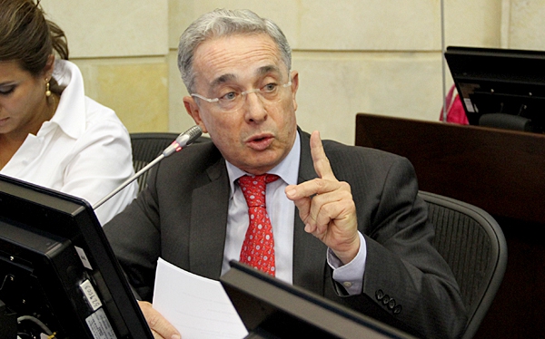 Senador Alvaro Uribe Velez 27