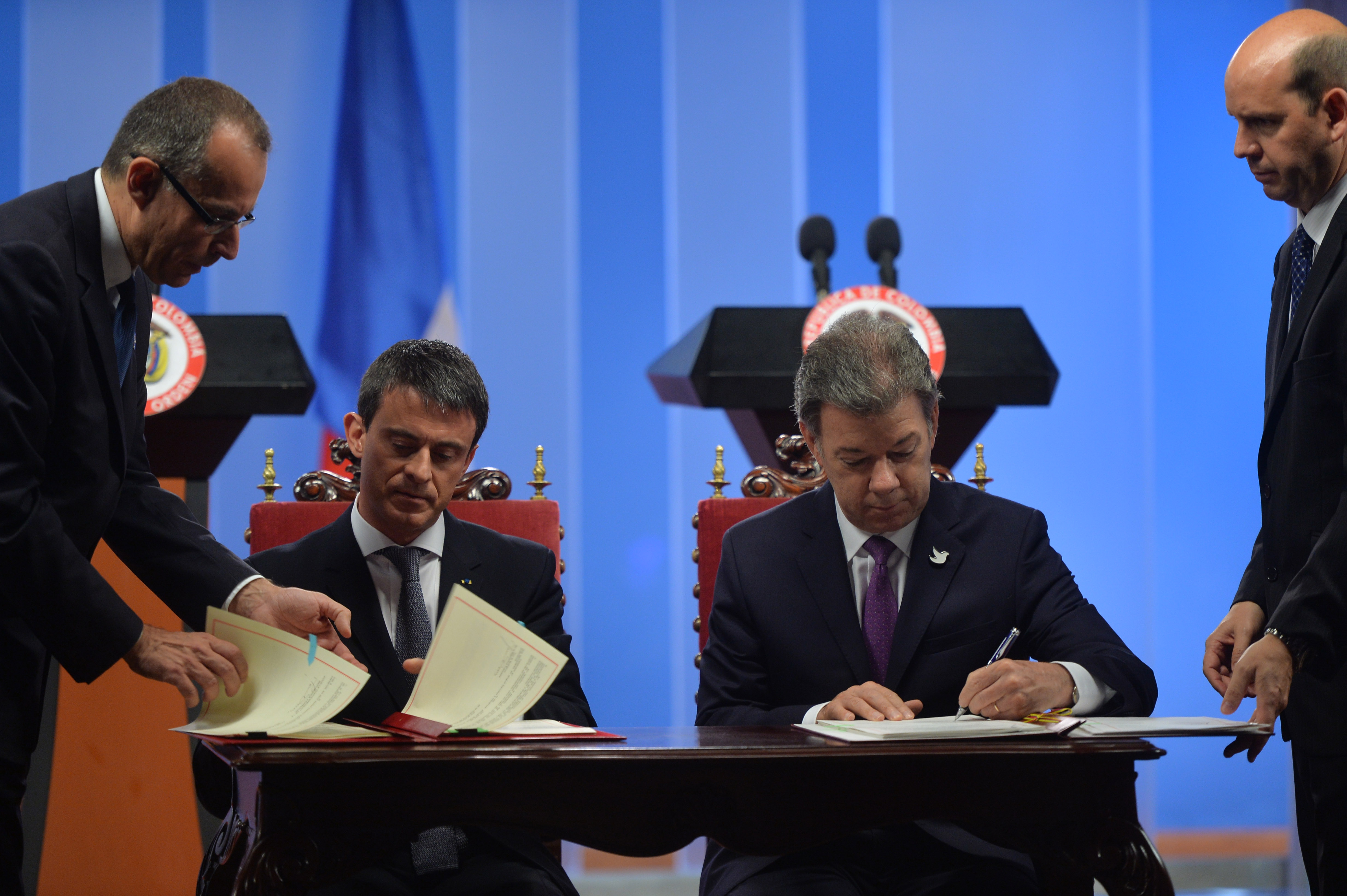 Foto: Juan Pablo Bello - SIG El Presidente Juan Manuel Santos y el Primer Ministro de la República Francesa suscribieron declaración conjunta sobre la organización de las temporadas culturales cruzadas en el 2017. El instrumento precisa las modalidades de organización y los objetivos de dichas temporadas.