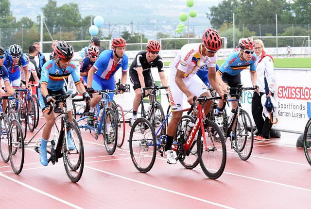 Colombianos ganan medallas en el mundial Paracycling Plata para Carolina y Néstor J. Ayala