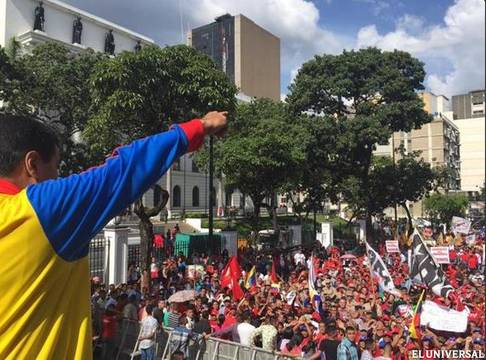 Maduro extiende cierre de fronteras