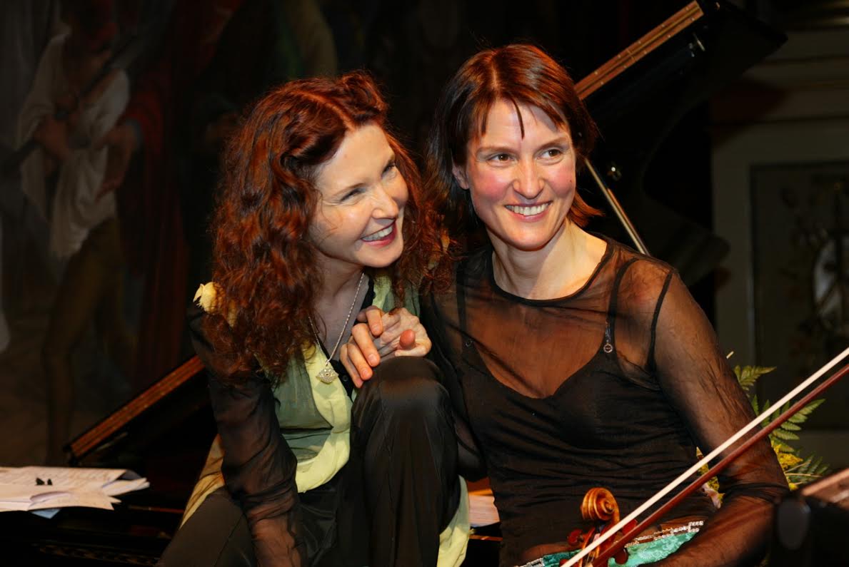 La violinista Viktoria Mullova y la pianista Katia Labèque