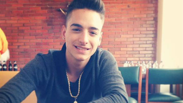 Al cantante le parece una locura que se diga que utilizó dinero procedente del tráfico de drogas para pagar su carrera.