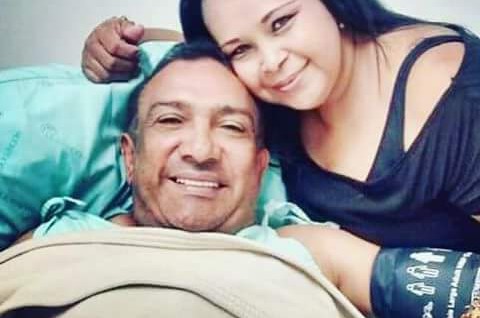 Fotografía compartida en redes sociales por fanática, minutos después de la intervención.