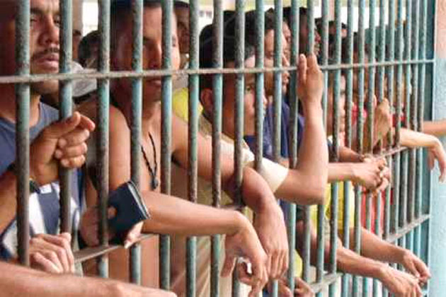 Guerrilleros-presos-en-cárcel-de-Bogotá.