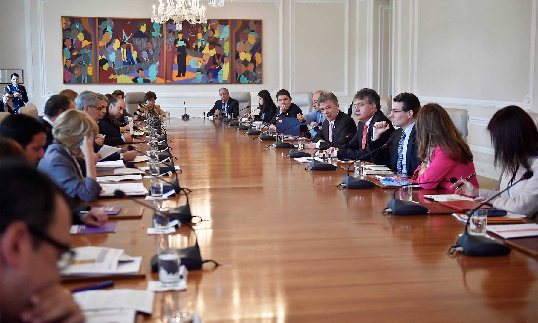 El Presidente Juan Manuel Santos lidera este lunes la reunión del Consejo de Ministros en la Casa de Nariño, en el que se tratan temas de la agenda del Gobierno Nacional.