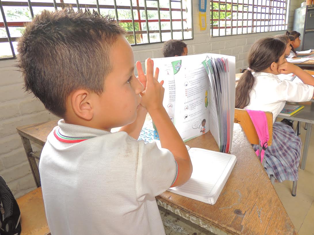 escuelas y colegios estudian en normalidad.J