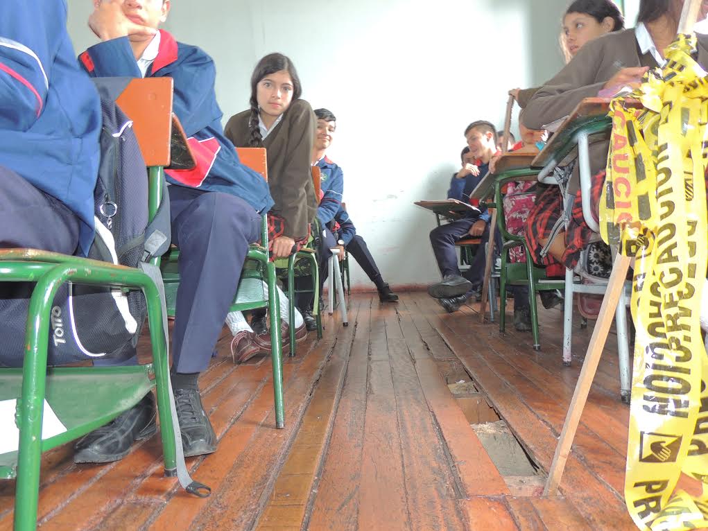 Asi eran los pisos de las aulas donde estudiaban los alumnos.