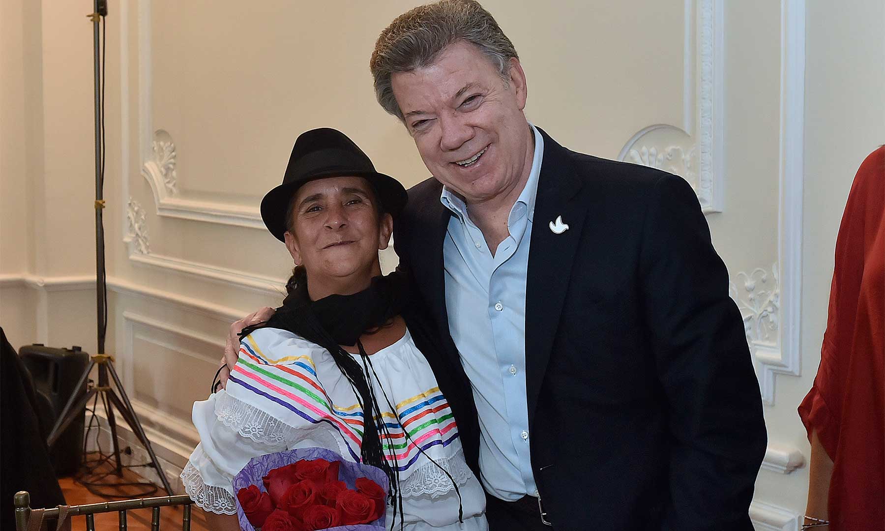 La señora Otilia Buitrago, líder de la Asociación Campesina de Ubaté (Cundinamarca), agradece la invitación extendida por el Presidente Juan Manuel Santos a la Casa de Nariño para celebrar el Día de la Mujer.