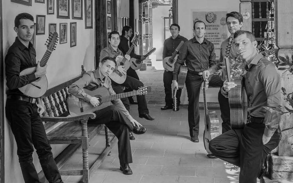 Mono Núñez. SINAPSIS.