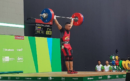 Luis Javier Mosquera, pesista colombiano.