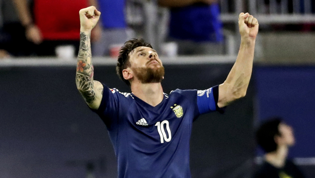 El capitán argentino cumple 29 años y otra vez lo celebra junto a sus compañeros de la Selección. Que el domingo te llega el regalo tan esperado, Leo.
