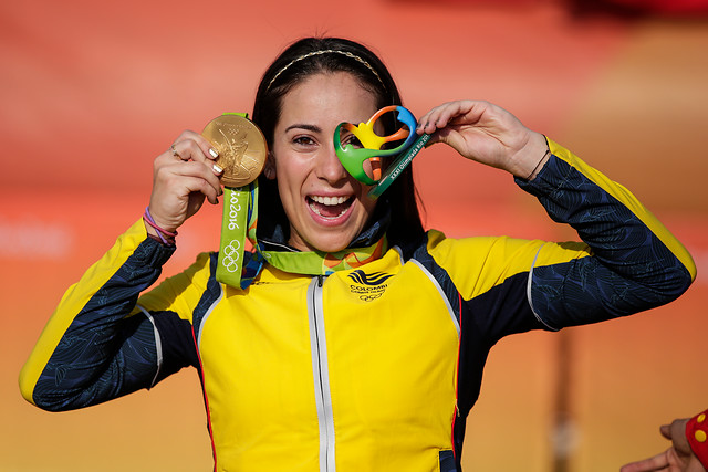 Mariana Pajón, con su segunda medalla olímpica de oro, en el BMX