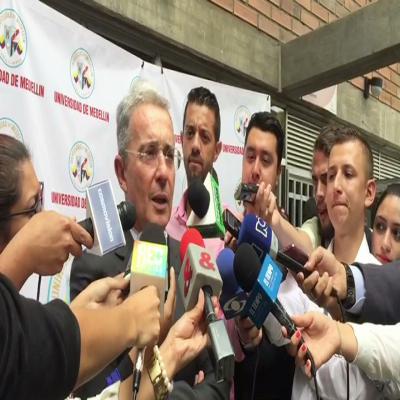 Uribe en Medellín 220816