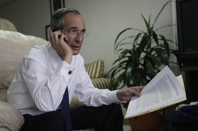 Expresidente de Guatemala Álvaro Colom encabezará Misión de Observación de la OEA para el plebiscito en Colombia