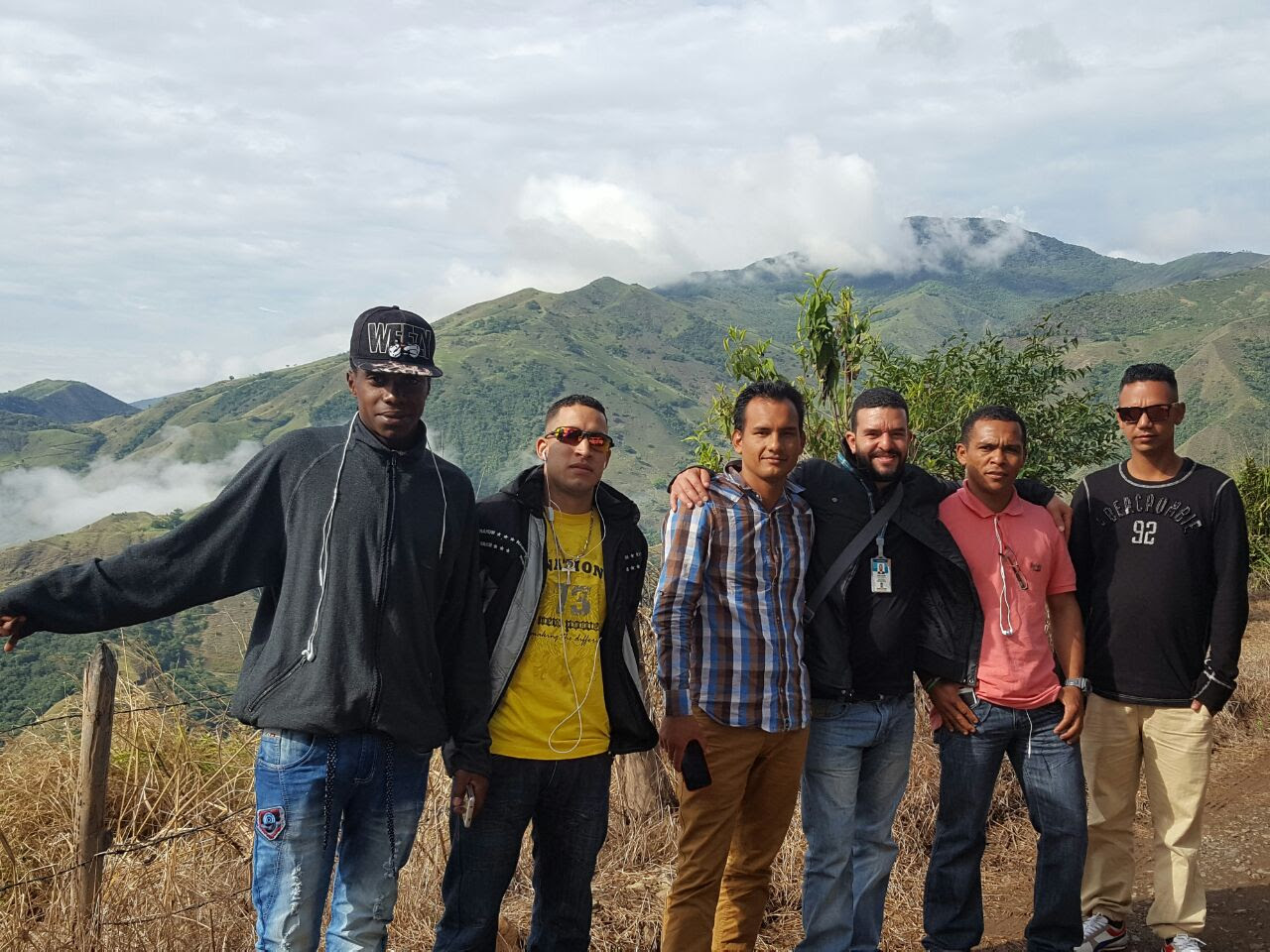 El grupo de ex habitantes de calle en las instalaciones de la Agroindustria La Hondura, en Betulia. Foto: Juan Camilo Aguirre