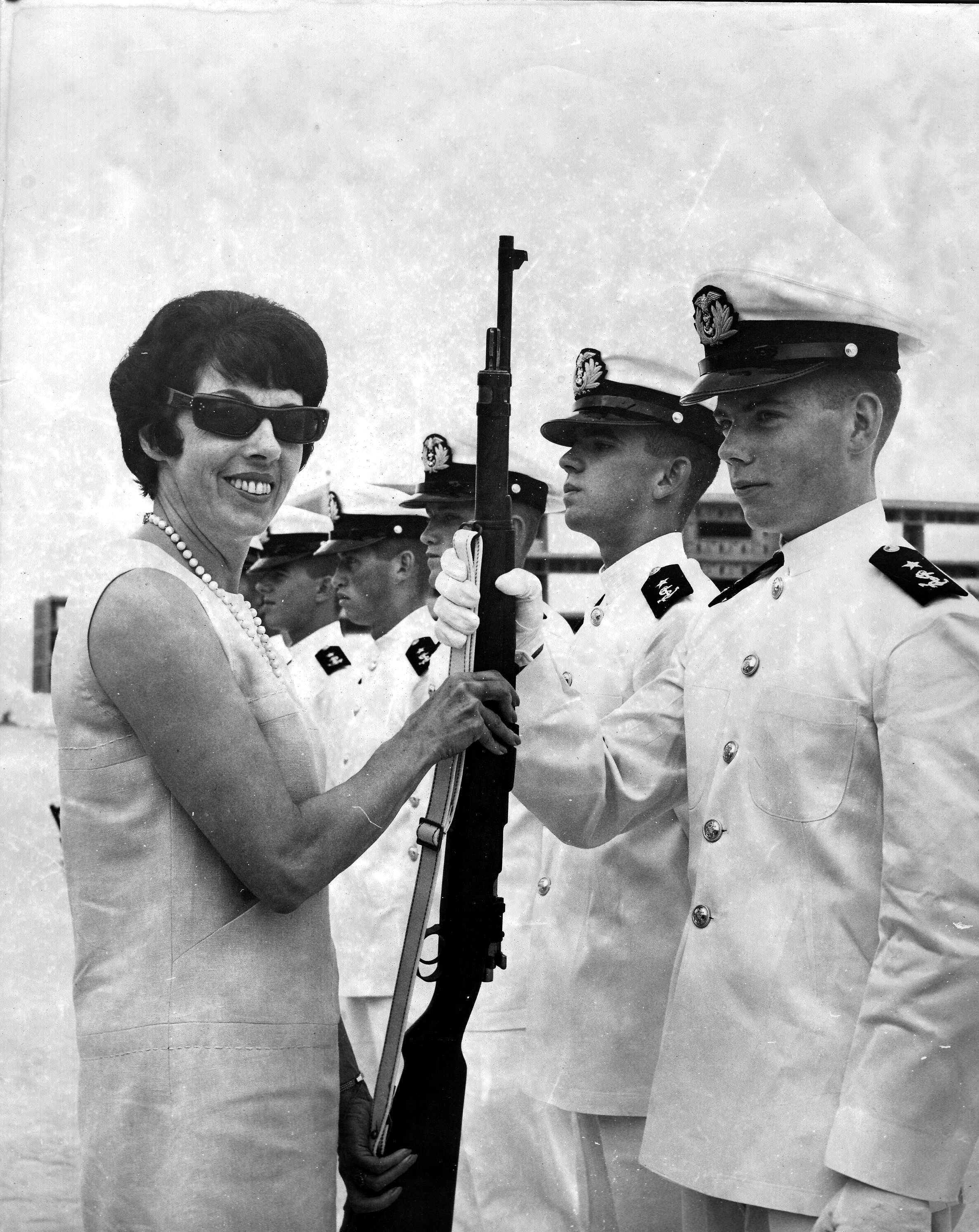 2-1967-como-cadete-con-clemencia-calderon-su-mama