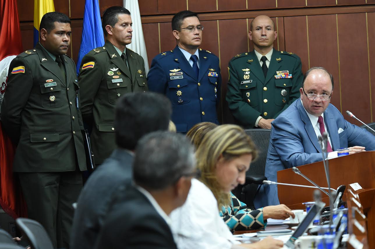comision-segunda-de-senado-para-sustentar-solicitud-de-ascensos-de-39-oficiales-de-la-fuerza-publica