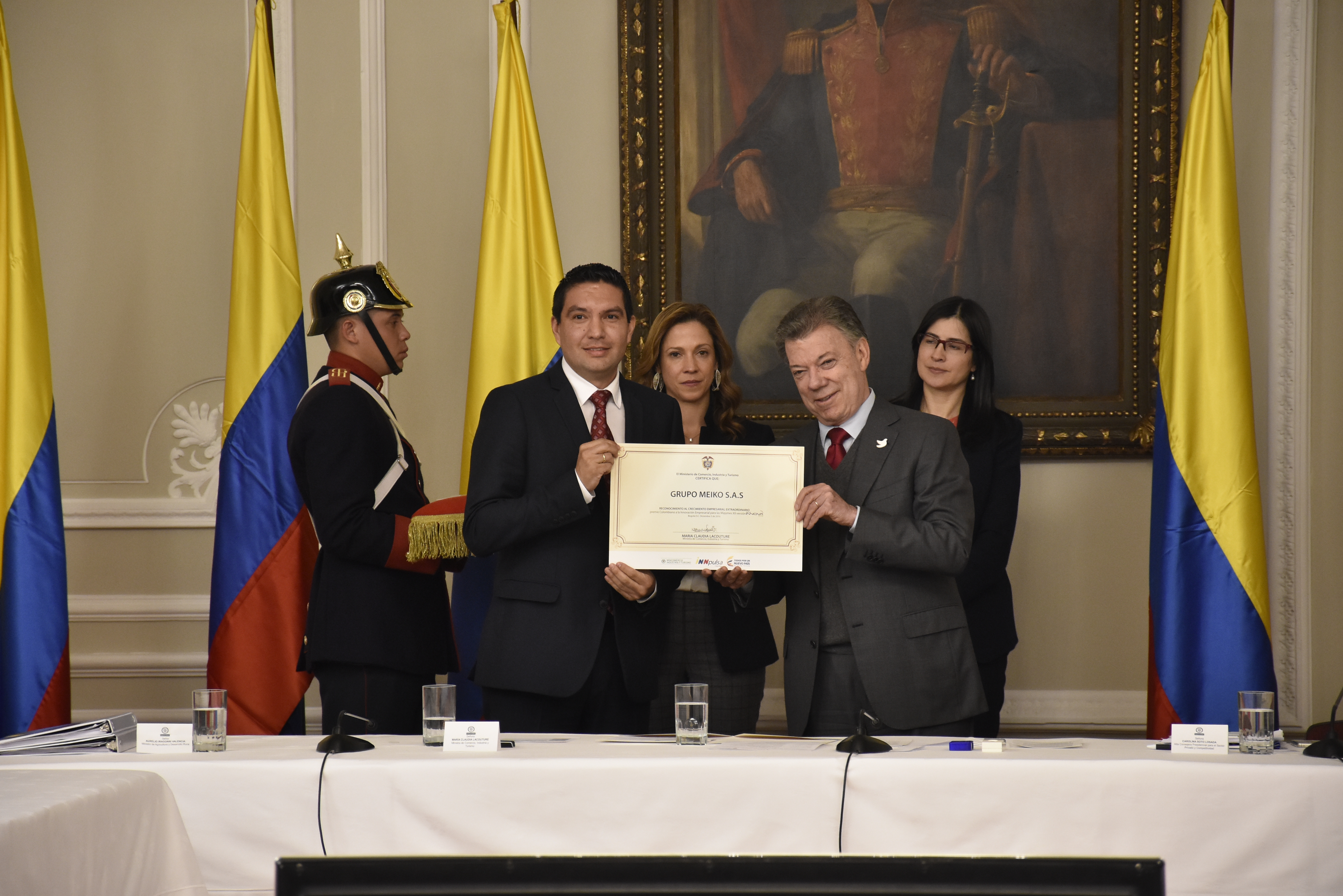 presidente-santos-entrega-premio-innova