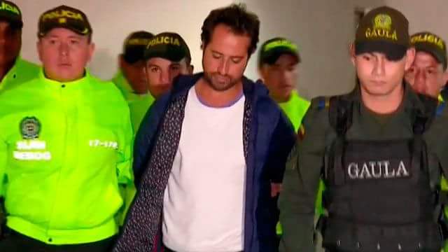 Rafael Uribe Noguera, cuando era trasladado a su primera audiencia en los juzgados de Paloquemao. Foto: caracol.com