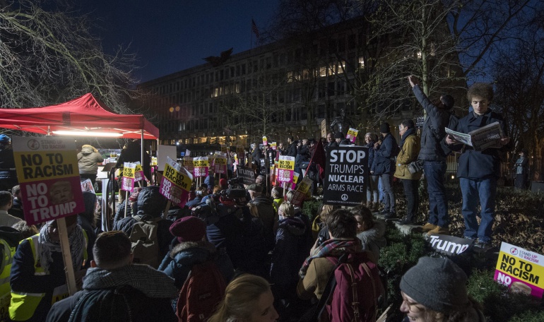 choques entre manifestantes y policías en Washington