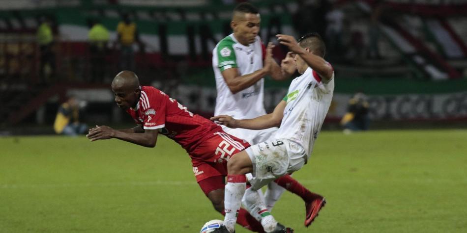 A Jugar Y A Guerrear Reporteros Asociados