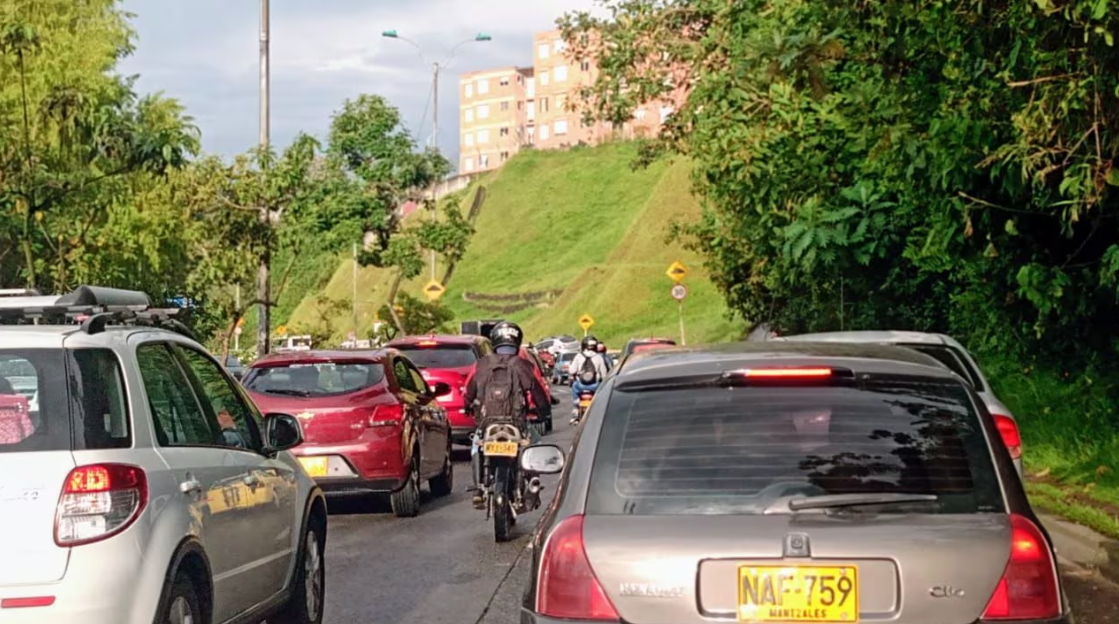 Vehículos particulares con placas de ciudades visitantes no tendrán  restricción de pico y placa » Reporteros Asociados