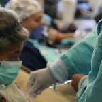 Mujeres reciben tratamiento para el cáncer de mama.