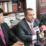 El senador Mario Castaño advirtió un “mico millonario” en el plan de desarrollo.