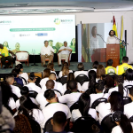 Presidente , aquí están los jóvenes, usted lo pidió. Aquí rescatamos la institucionalidad
