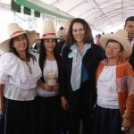 Empoderamiento de la mujer para participar en política y la vida pública