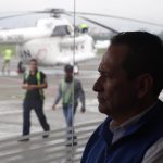 El director de la Unidad para la atención y reparación integral a las Víctimas Ramon Rodríguez, acompaña el entierro final de las víctimas de la masacre de Bojayá (4)