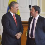 El presidente Iván Duque y el embajador en Estados Unidos, Francisco Santos.