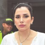 La mujer que se fugó hace varias semanas de la cárcel envió una misiva y pide garantías para poder entregarse a la justicia.