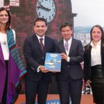 Ministra de Transporte, Ángela María Orozco, gobernador de Cundinamarca, Nicolás García y la Alcaldesa de Bogotá, Claudia López