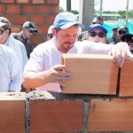 Enviados de la ONU,UE y el Presidente Duque ponen ladrillos en el Centro de Transformación del Cacao, en El Paujil, Caquetá.