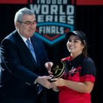 Sara López,recibe premio como mejor Arquera en el 2019