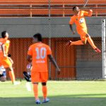 Yadir Meneses, bellanita al servicio del Envigado, anotó su primer gol como profesional, fue el 2-0 para los naranjas. También aparecen Iván Rojas (6) y Yeisson Guzmán (10).