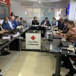 La presidente Nal. de la Cruz roja colombiana, Dra. Judith Carvajal presenta oficialmente los 5 profesionales de la salud entre los que se encuentran médicos, epidemiologos, psicólogo y psiquiatra que harán parte de la tripulación que repatriará a los 14 colombianos residentes en Wuhan-China