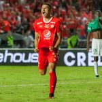 Al minuto 88 Sierra recibió un balón en el área, y con su pierna menos hábil sacó un disparo que terminó en la euforia de los 25 mil hinchas que asistieron al Pascual.