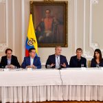 Informa el Presidente Duque : en la Casa de Nariño nos reunimos con representantes de los distintos gremios, para hacer un balance informativo sobre la presencia y el manejo del coronavirus en nuestro país. Es fundamental el trabajo conjunto para enfrentar este reto.