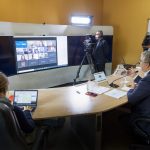 Tenemos que movernos hacia un aislamiento preventivo colaborativo y queremos empezar a reabrir la economía después del 27 de abril, dijo este martes el Presidente Iván Duque, en un conversatorio virtual del Atlantic Council, de Washington. Foto: Nicolás Galeano - PRESIDENCIA