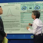 Juan Robero Vargas, director de Noticias Caqracol con la Alcaldesa Claudia López8