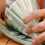 dolares en movimiento