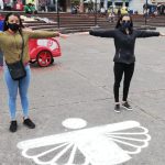 Esta es nuestra señal, nuestro símbolo, para decir que entre todos nos cuidamos.