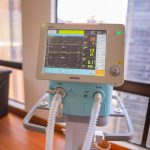 Minsalud hace entrega anticipada de ventiladores a la alcaldesa de Bogotá.6