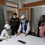 La Defensoría del Pueblo realizó acompañamiento a la entrega voluntaria de la exgobernadora de La Guajira, Oneida Pinto, en el Comando de la Policía Guajira en Riohacha