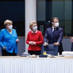 El Primer Ministro holandés Mark Rutte, la Canciller alemana Angela Merkel, la Presidenta de la Comisión Europea Ursula von der Leyen, el Presidente francés Emmanuel Macron y el Presidente del Consejo Europeo Charles Michel hablan durante su reunión al margen del Consejo especial europeo cumbre. Foto Dario Pignatelli  Consejo Europeo  dpa -
