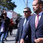 Abogado Diego Cadena llegando a los Juzgados de paloquemao