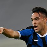 Lautaro Martínez del Inter celebra su primer gol. Sascha Steinbach/Pool via REUTERS