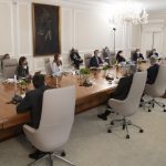 El Presidente Iván Duque se reunió este lunes en la Casa de Nariño con una delegación de funcionarios de Estados Unidos, con quienes analizó los temas de la pandemia, la lucha contra el narcotráfico, la reactivación económica y el Compromiso por Colombia. Foto Presidencia